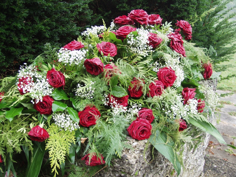 funeraire-PIGNANS-min_roses-61203